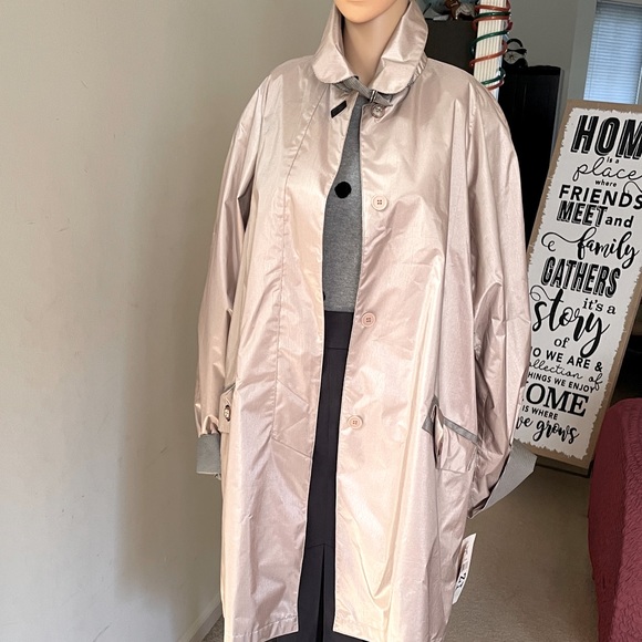 NWT Trench Coat Beige / Gold / Tan Size Large - Picture 1 of 8